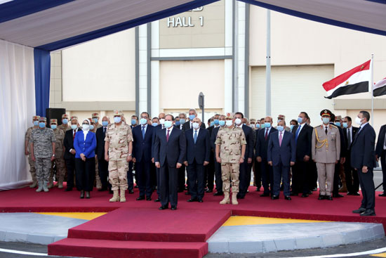 ننشر صور تفقد الرئيس السيسى تجهيزات القوات المسلحة للعزل الصحى (2)