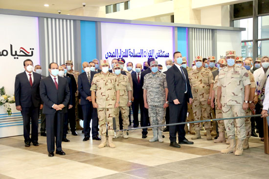 ننشر صور تفقد الرئيس السيسى تجهيزات القوات المسلحة للعزل الصحى (3)