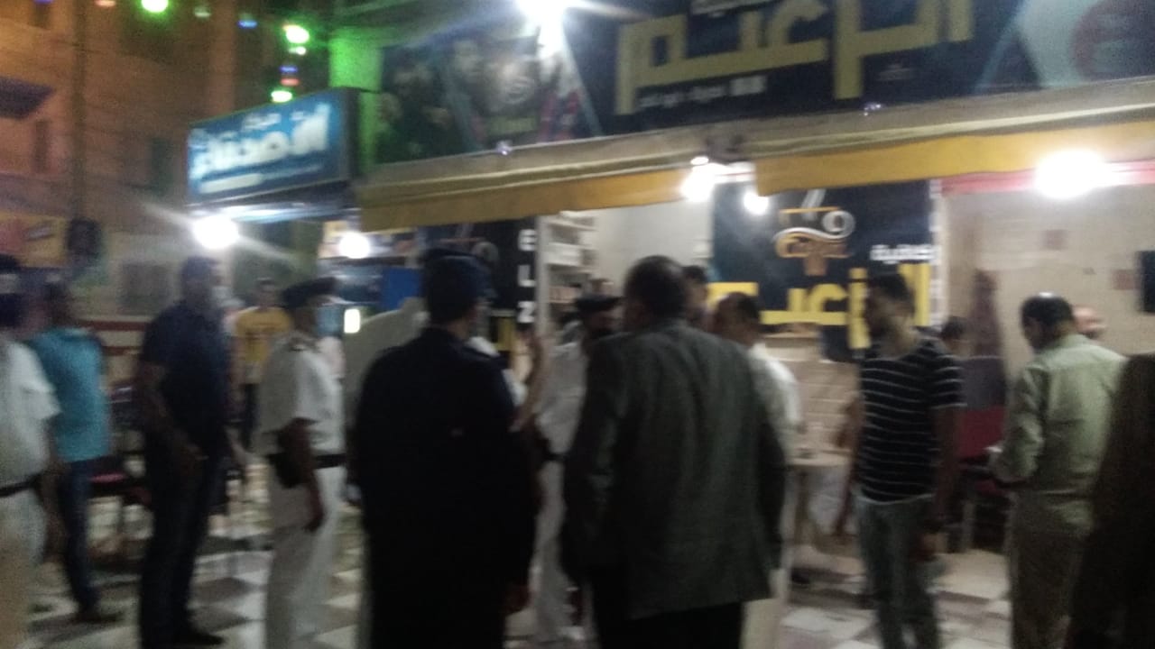 غلق أول مقهى مخالف بمدينة كفر الشيخ لعدم حظره الشيشة (8)