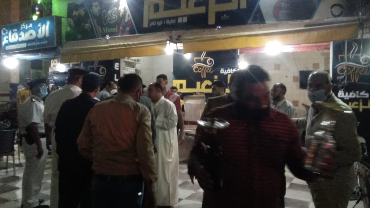 غلق أول مقهى مخالف بمدينة كفر الشيخ لعدم حظره الشيشة (2)