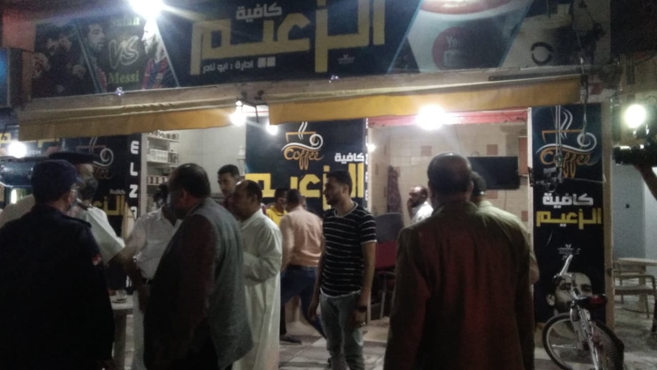غلق أول مقهى مخالف بمدينة كفر الشيخ لعدم حظره الشيشة (5)