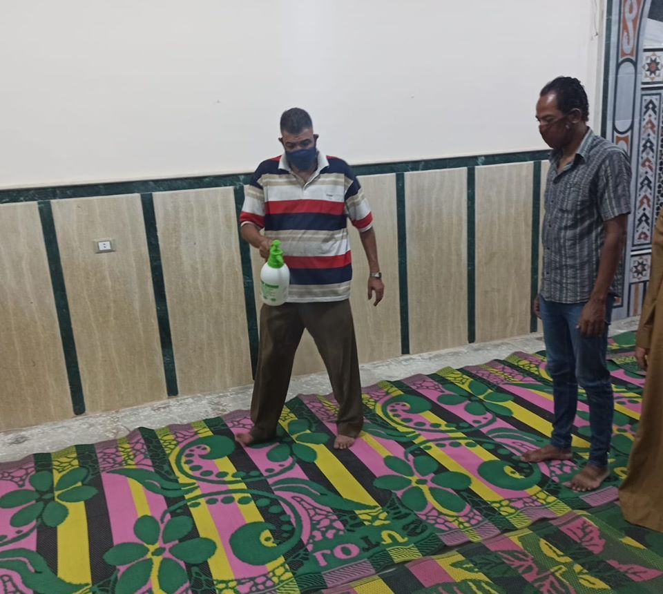 مجهودات أئمة مساجد إدارة أوقاف بندر الأقصر فى تطهير المساجد  (7)
