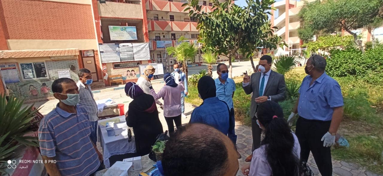 نائب محافظ بورسعيد يتابع سير الامتحانات بمدارس حي الشرق (2)