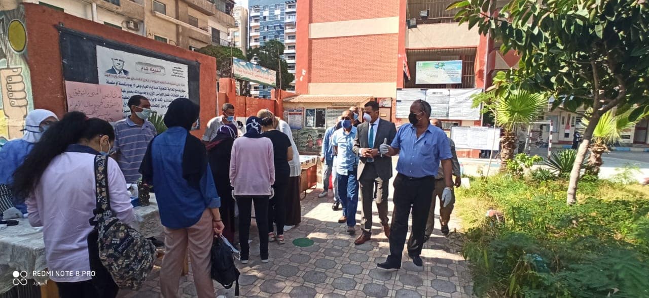 نائب محافظ بورسعيد يتابع سير الامتحانات بمدارس حي الشرق (5)