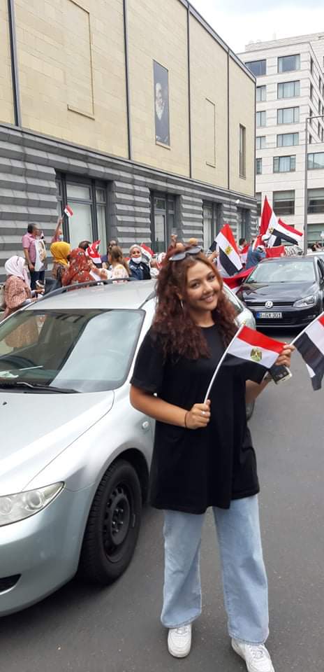 لية المصرية بألمانيا تحتشد أمام السفارة ببرلين احتفالا بذكرى 30 يونيو (2)
