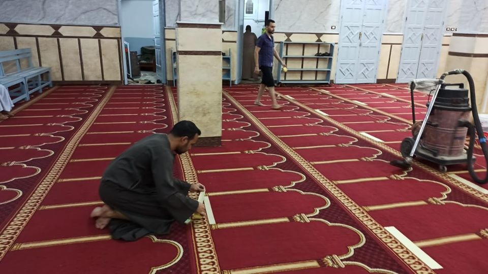 مجهودات أئمة مساجد إدارة أوقاف بندر الأقصر فى تطهير المساجد  (6)
