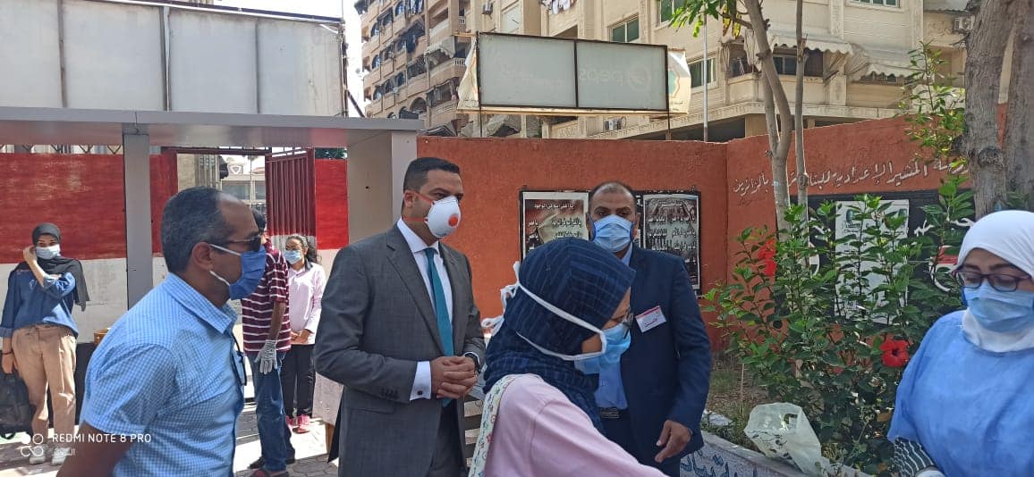 نائب محافظ بورسعيد يتابع سير الامتحانات بمدارس حي الشرق (4)