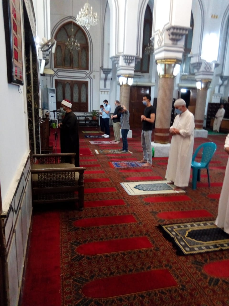 المصلون التزموا بضوابط وإجراءات الوقاية فى اليوم الثالث لفتح المساجد (1)