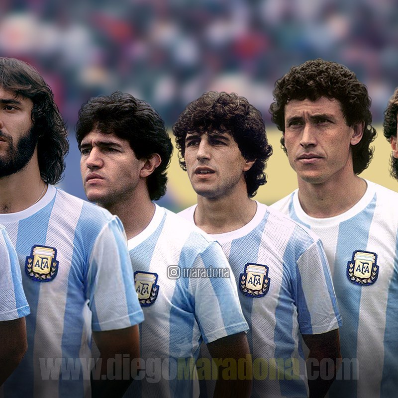 مارادونا للاعبي فريق الأرجنتين بكأس العالم 1986 فخور بكم  (3)