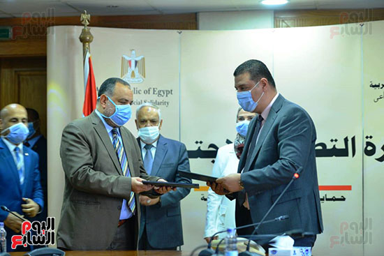 توقيع بروتوكول بين وزارة التضامن والهيئة العربية للتصنيع (5)