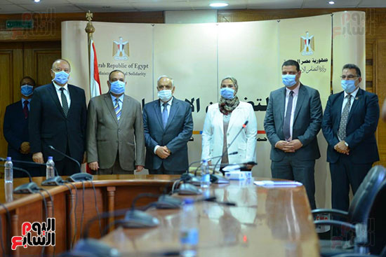 توقيع بروتوكول بين وزارة التضامن والهيئة العربية للتصنيع (64)