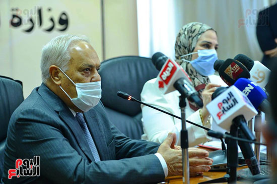 توقيع بروتوكول بين وزارة التضامن والهيئة العربية للتصنيع (63)