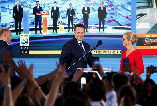 رافال ترزاسكوفسكى منافس الرئيس البولندى فى الانتخابات