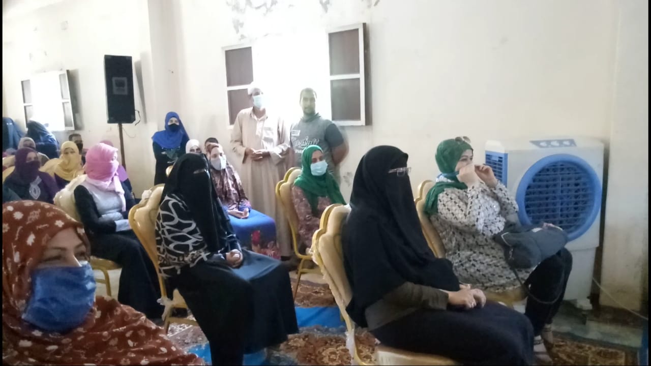 سيدات أعمال الغرفة التجارية بالإسماعيلية يقدمن قرض مستورة .. صور سيدات أعمال الغرفة التجارية بالإسماعيلية يقدمن قرض مستورة .. صور