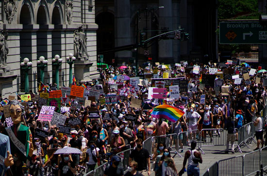 مظاهرات فى نيويورك ضد عنصرية الشرطة بمشاركة المثليين