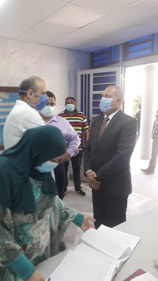 نائب محافظ القاهرة يتفقد مستشفى المطرية (2)