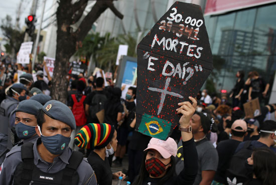محتجون ضد حكومة البرازيل