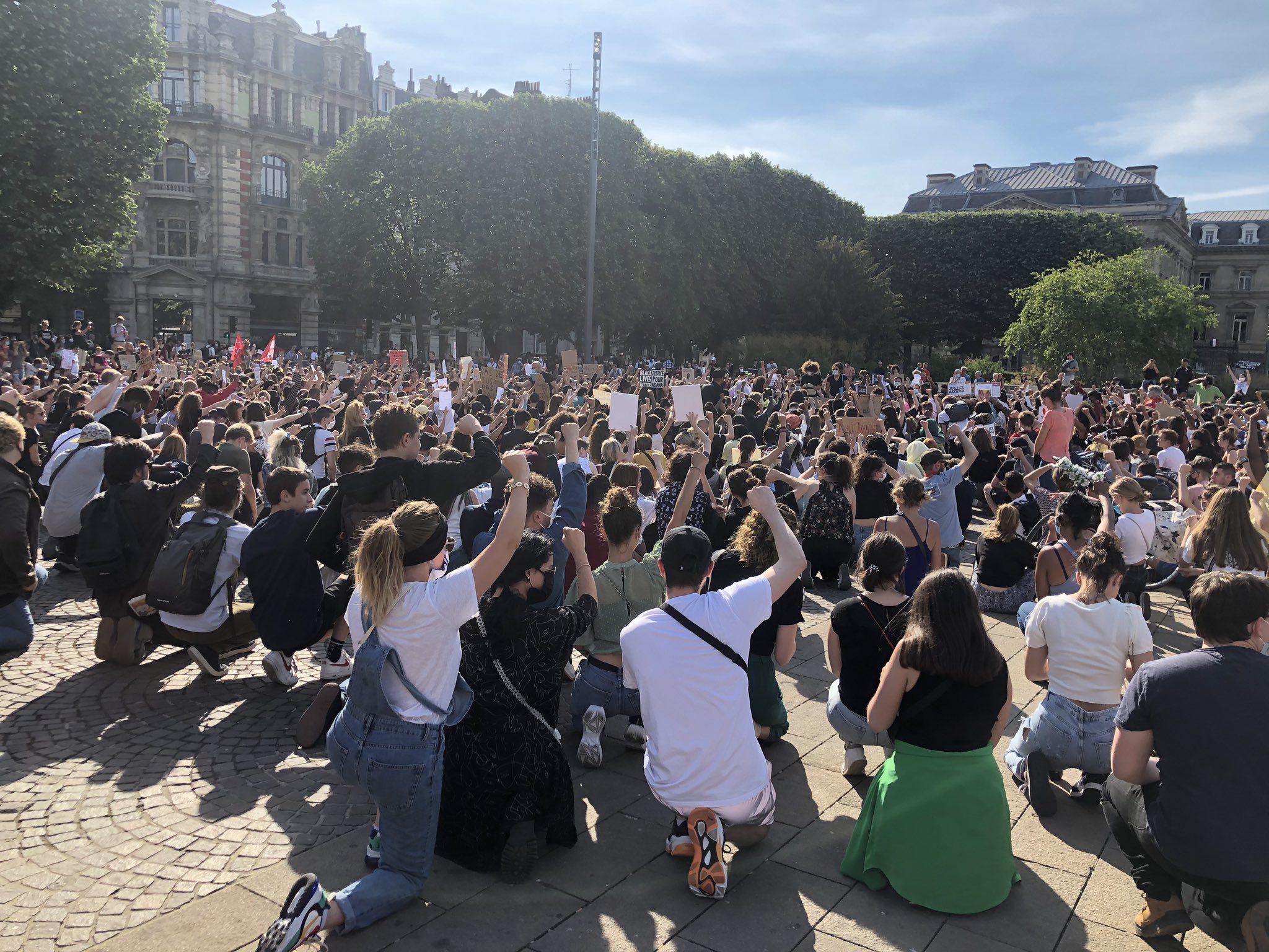 مظاهرات فرنسا (4)
