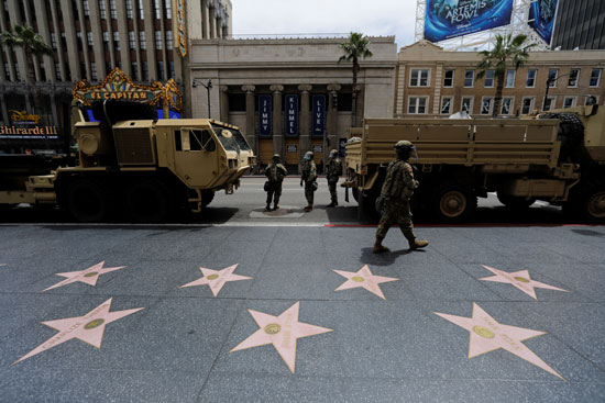 2020-06-02T211757Z_7563091_RC291H9G6NTQ_RTRMADP_3_MINNEAPOLIS-POLICE-PROTESTS-LOS-ANGELES