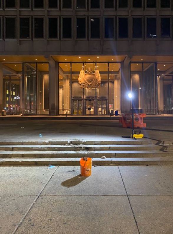 إزالة تمثال فرانك ريزو المثير للجدل بفيلادلفيا (2)