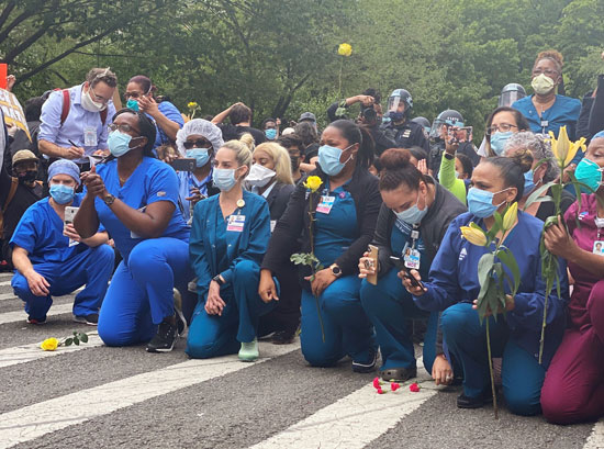 العاملون-بالرعاية-الصحية-فى-نيويورك-ينضمون-للأحتجاجات