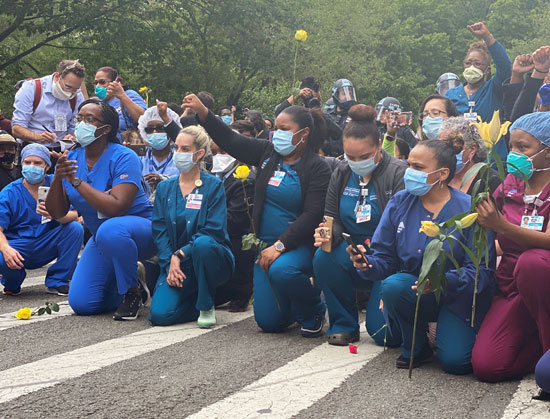 تظاهر-الممرضين-بنيويورك-إحتجاجا-على-مقتل-فلويد