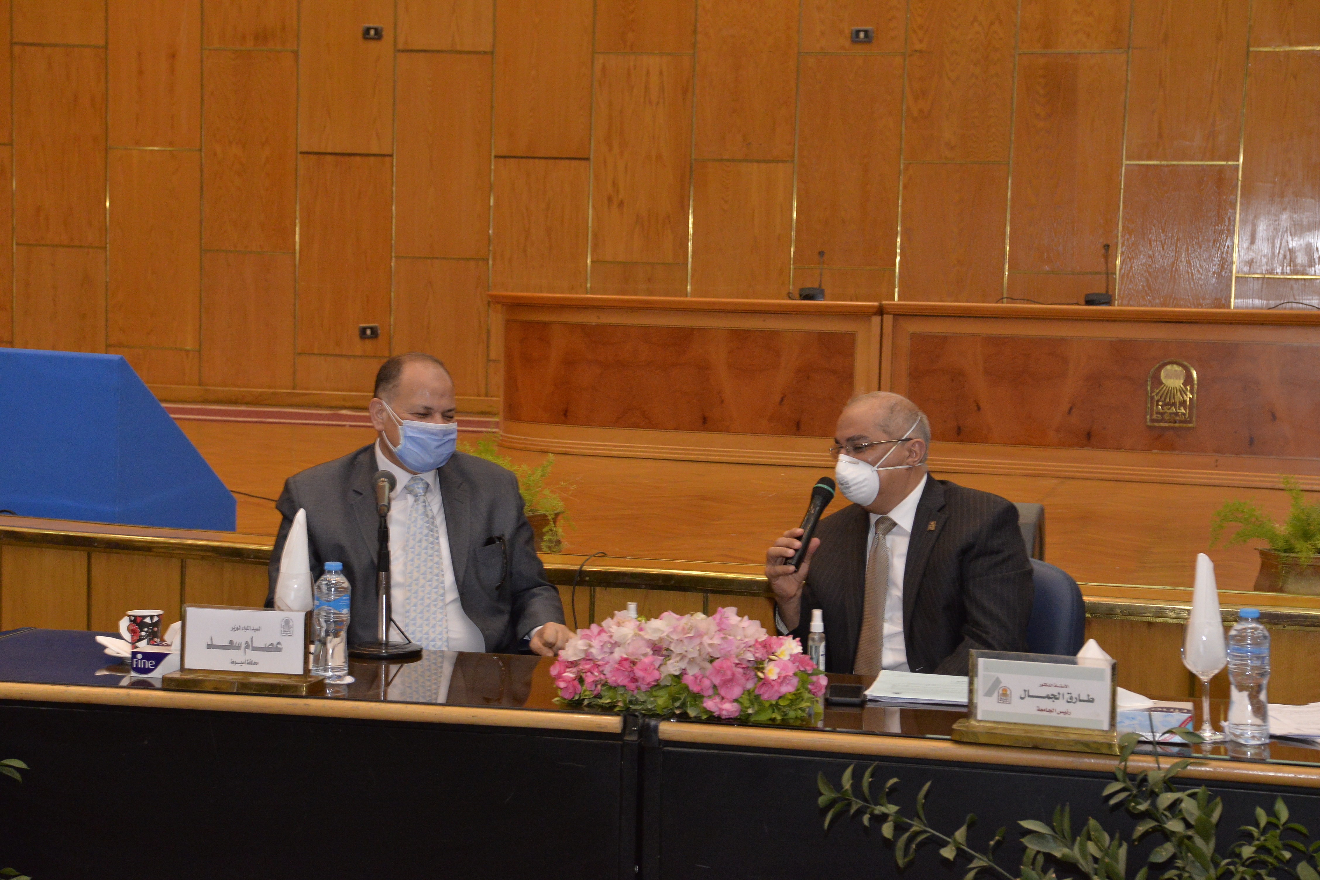 المحافظ خلال مشاركته في اجتماع مجلس جامعة أسيوط (1)
