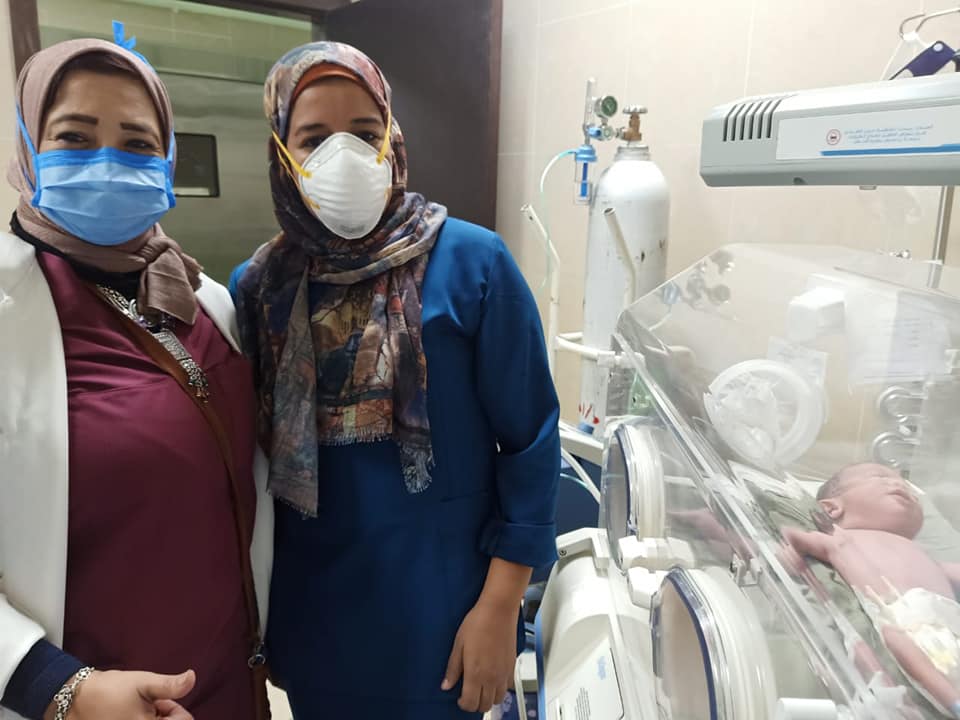 عبد الله ثامن مولود يصل للنور فى ولادة جديدة داخل مستشفى إسنا للحجر