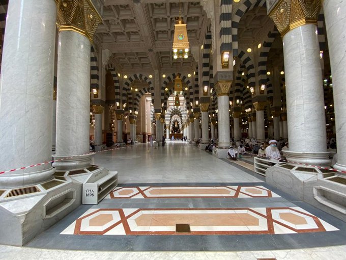 تهيئة الممرات داخل المسجد النبوى لتسهيل حركة المصلين