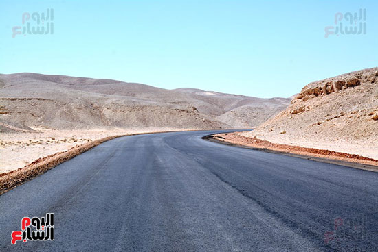 طريق-سوهاج-قنا-الصحراوي-الغربي--(2)