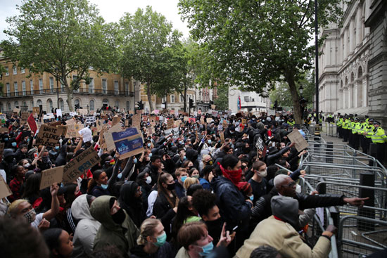 احتجاجا على وفاة جورج فلويد في لندن