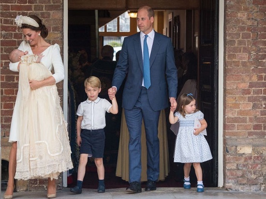 طلب الأمير وليام وكيت ميدلتون من أصدقاء وأقارب الأميرة ديانا أن يكونوا عرابين لأطفالهم