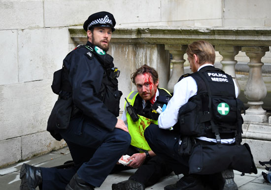 اصابة شرطى بريطانى فى الاحتجاجات