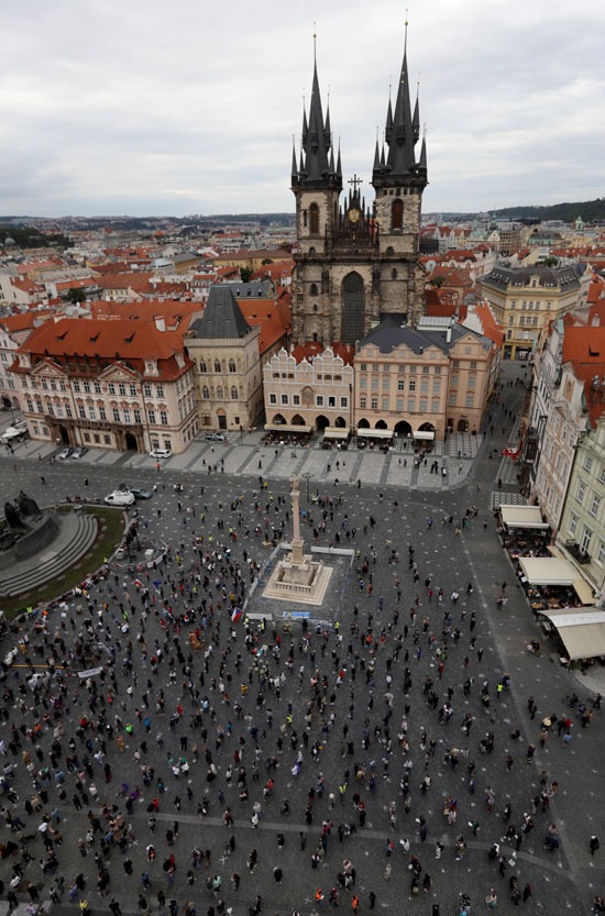 مظاهرات ضد رئيس الوزراء فى التشيك