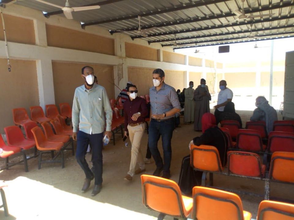 مستشفى حميات الأقصر تستقبل وفد من وزارة الصحة لدعم مصابى كورونا (9)
