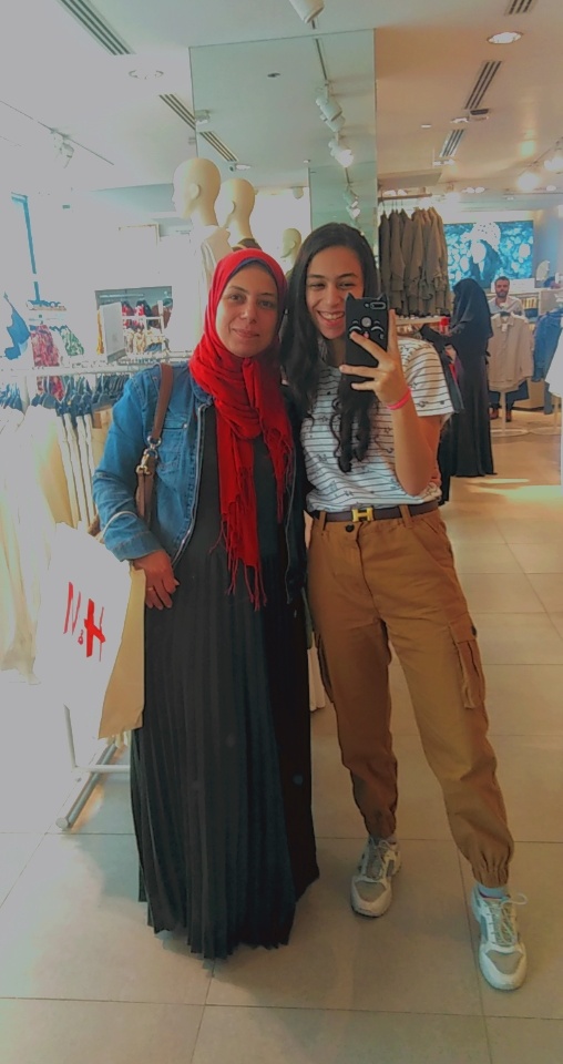 هنا ووالدتها