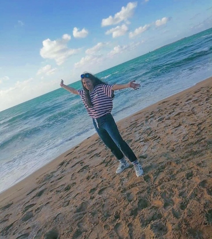 هنا على البحر