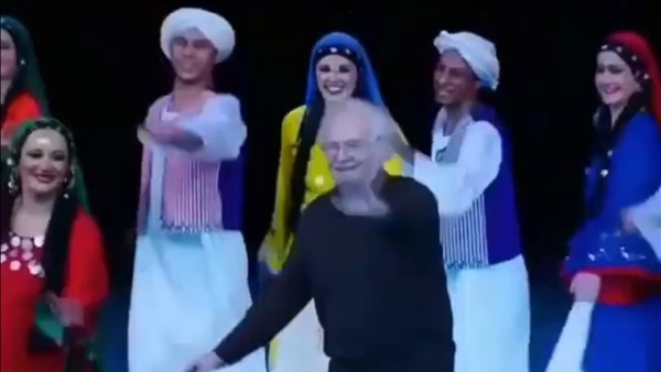 محمود رضا يرقص فى اخر ظهور له