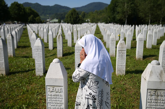 ثمانية آلاف بوسني راحوا ضحية مجزرة سربرنيتشا التي ارتكبتها القوات الصربية عام 1995