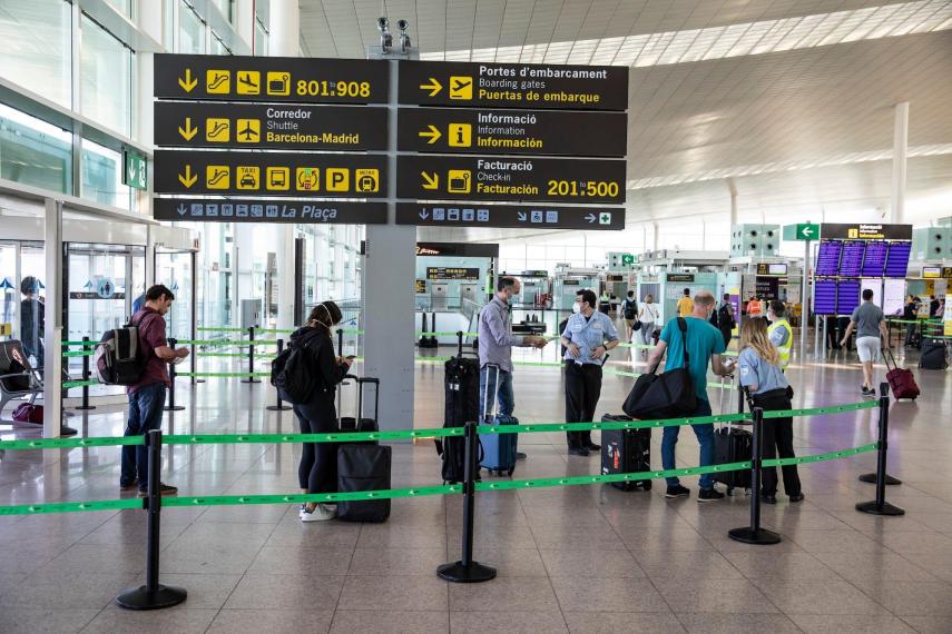 مطار برات ببرشلونة يستقبل السياح
