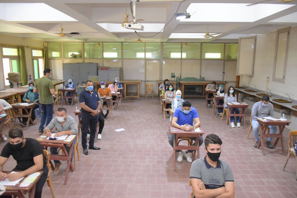 جامعة القاهرة تواصل امتحانات الفصل الدراسي الثاني