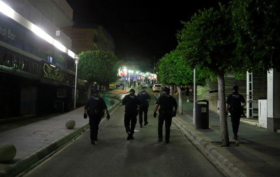 الشرطة الإسابنية بشارع بونتا بالينا فى مايوركا