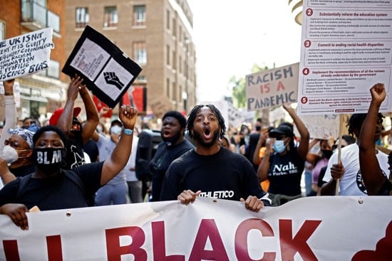 مظاهرات لدعم السود