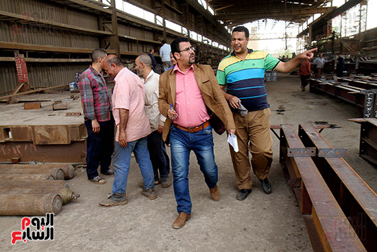 عدد من العاملين فى شركة ميتالكو مع محرر اليوم السابع عدد من العاملين فى شركة ميتالكو مع محرر اليوم السابع