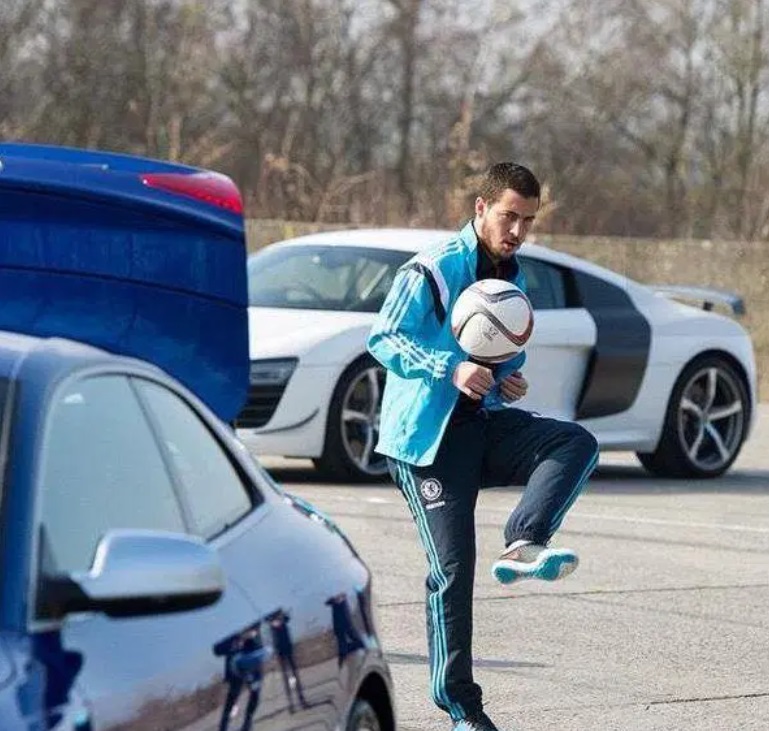 أودي RS4 أفانت