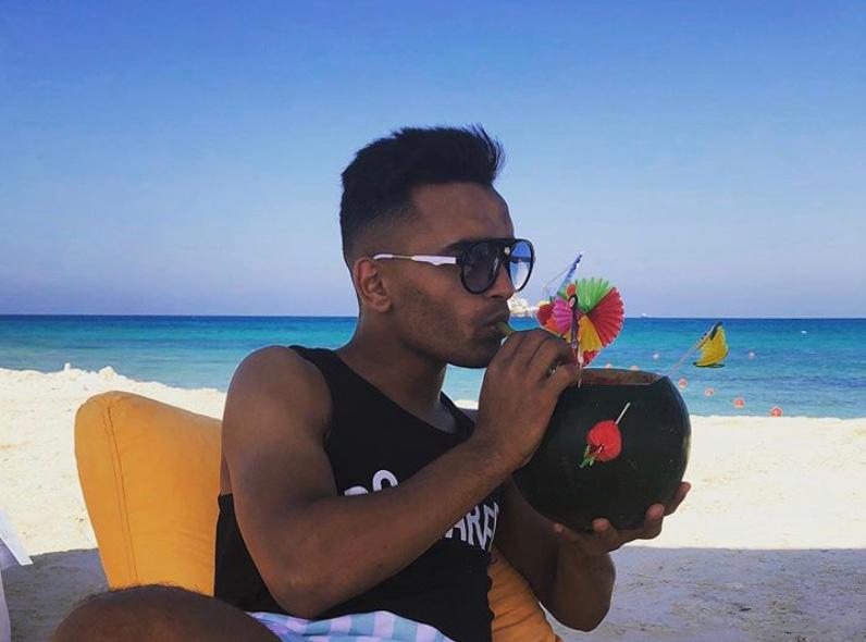 يوسف أوباما على البحر 2