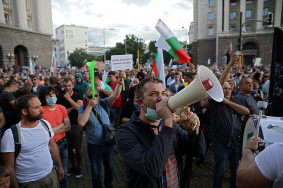 2020-07-13T160906Z_886681198_RC2GSH95NNRE_RTRMADP_3_BULGARIA-PROTESTS-CORRUPTION