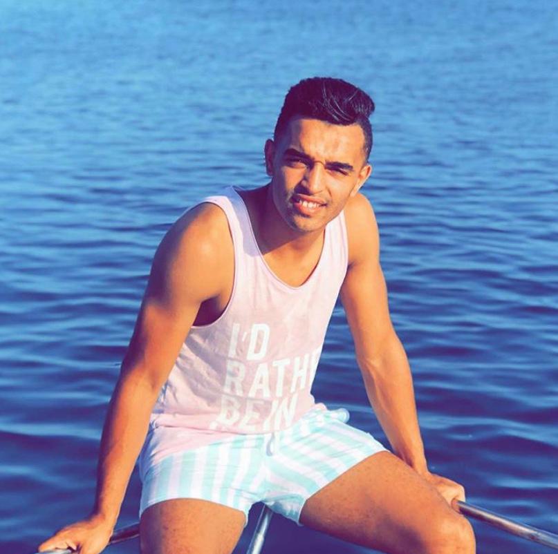 يوسف أوباما فىالبحر يوسف أوباما فىالبحر