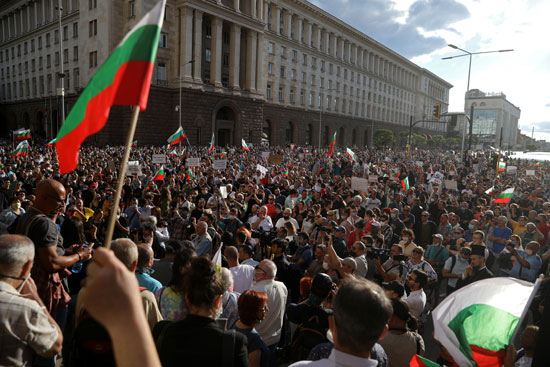 2020-07-13T162044Z_177534498_RC2GSH9P7YD3_RTRMADP_3_BULGARIA-PROTESTS-CORRUPTION