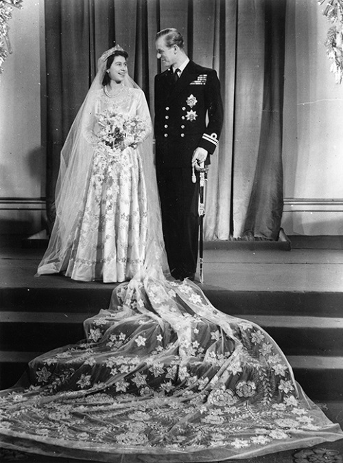فستان زفاف الأميرة إليزابيث